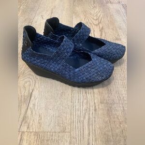 bernie mev. Dark Blue Woven Wedges